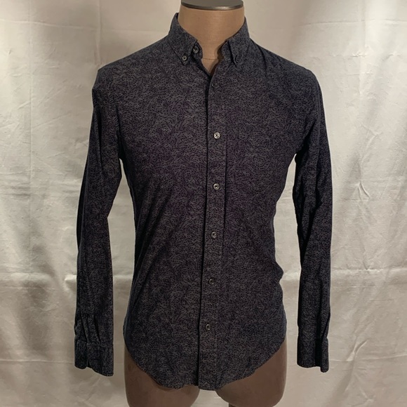 Club Monaco Navy wave pattern button down Size Small - Picture 2 of 6